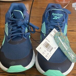 #106 Women Reebok  Navy and Mint Sneakers Ztaur run ortholite